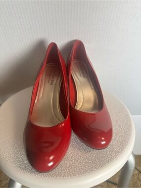 comfort plus by Predictions Red Patent Round-Toe Pumps